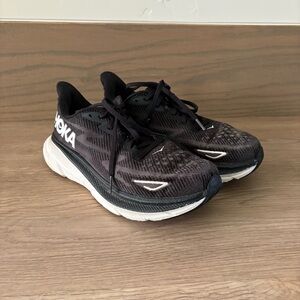 Women’s Hoka Clifton 9 Shoes Size 8